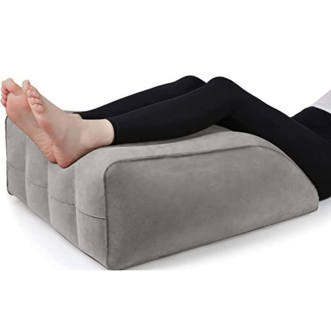 inflatable leg elevation pillow for travel to reduce leg swelling during long journeys